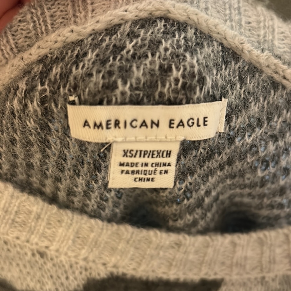 Women’s Sweater - Picture 2 of 4